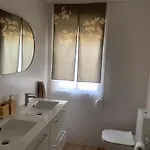 Fantástico Piso Con Piscina Y Balcón En *