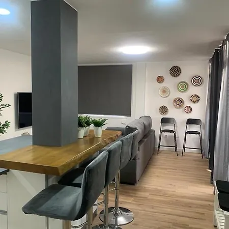 Apartment Fantastico Piso Con Piscina Y Balcon En *