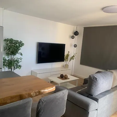 Fantastico Piso Con Piscina Y Balcon En * Эль-Медано