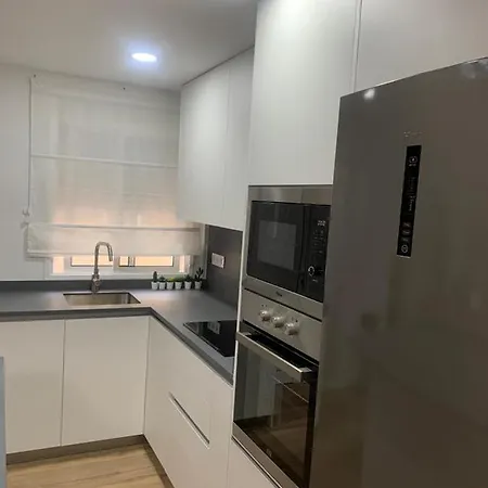 Fantastico Piso Con Piscina Y Balcon En Lägenhet *